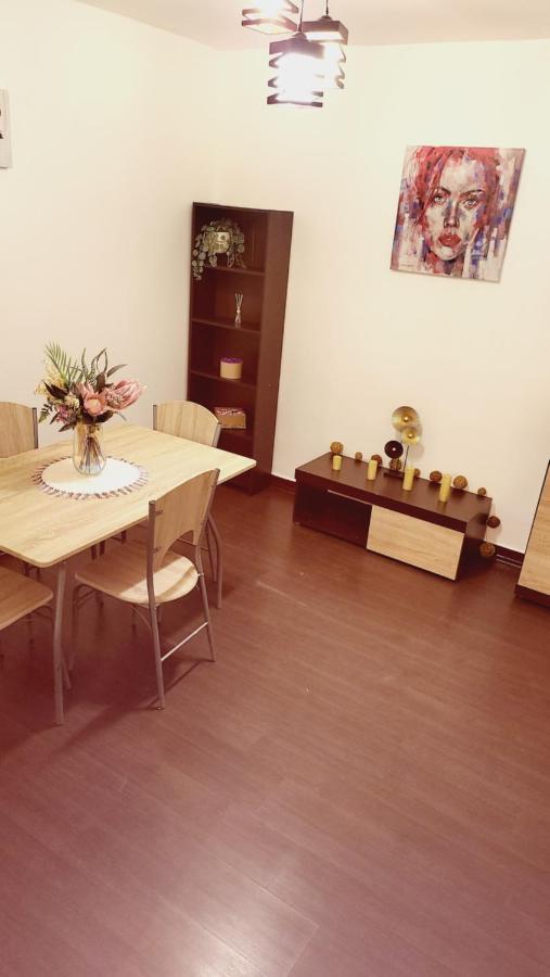 Two Bedroom Aparthotel With Garden View 부쿠레슈티 외부 사진
