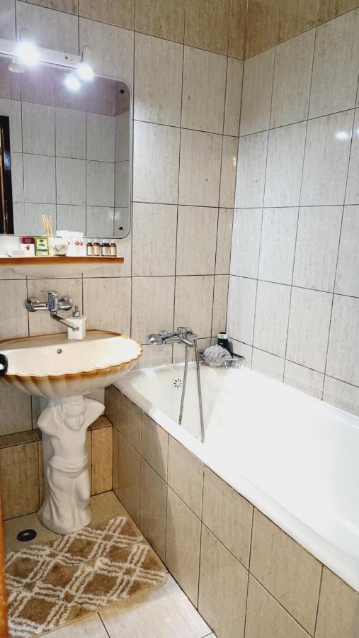 Two Bedroom Aparthotel With Garden View 부쿠레슈티 외부 사진